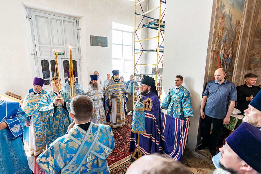 Архиерейское богослужение в Скорбященском храме села Шарапово м.о. Чехов